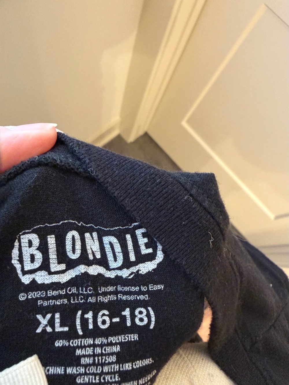 Blondie muscle tank women’s xl - Picture 2 of 3
